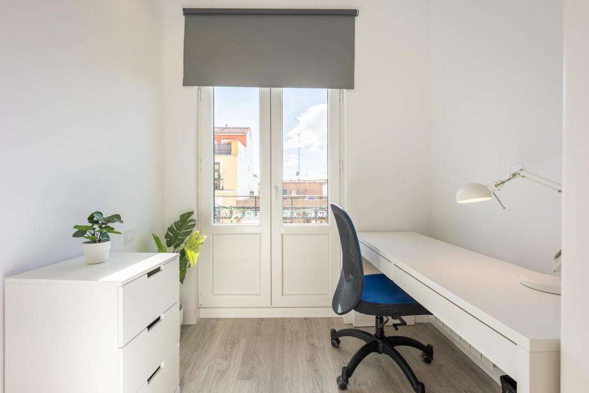 Apartamento Con Vistas En Lavapies Apartman Madrid Kültér fotó